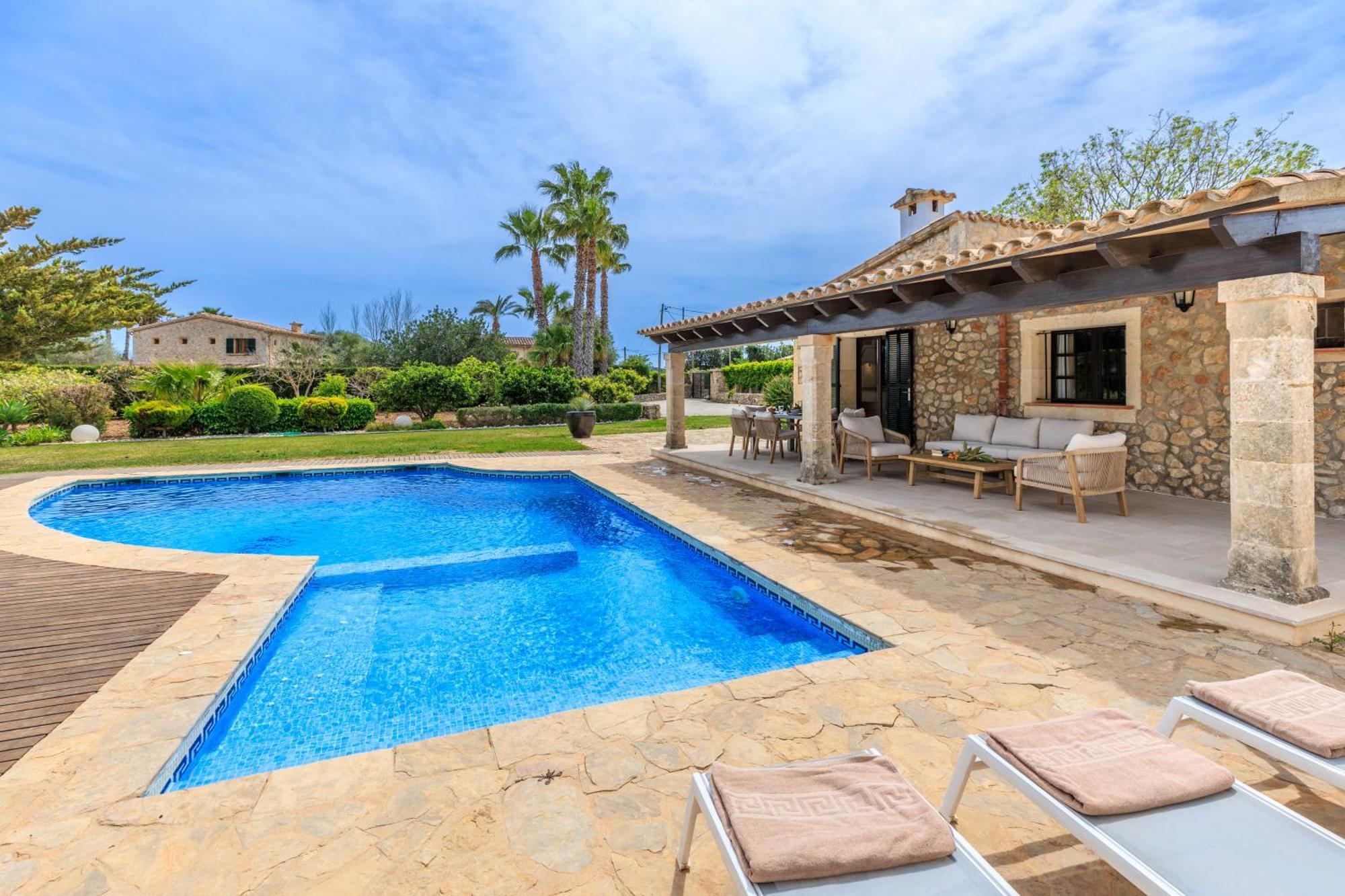 Villa Benvingut By Sealand Villas Port de Pollenca Exterior photo
